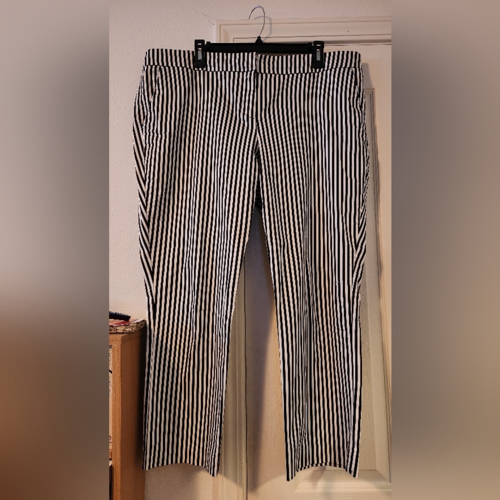 New York & Company (NY&Co) Black & White Pin-Striped Woman's Dress Pants Size 18